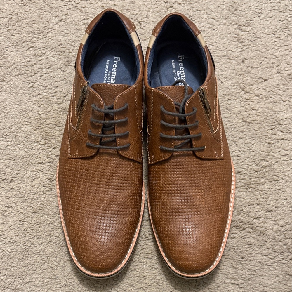 Men's Textured Tan Oxfords